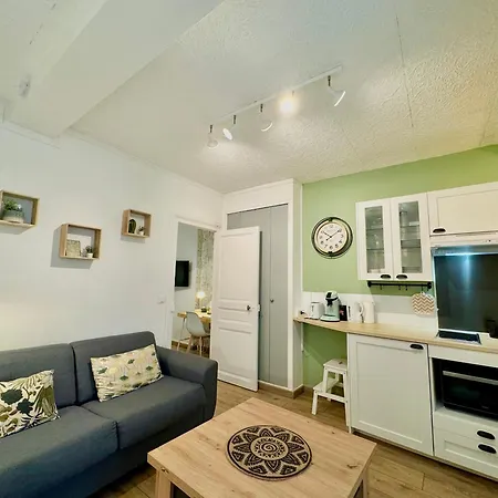 Chez Marie - La Bien Aimee